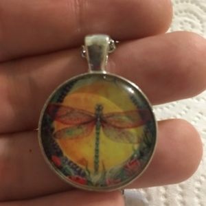Southwest theme dragonfly necklace NWOT